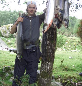 Gutta tok 10 laks med et snitt på 6 kg denne flotte julidagen.